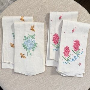 Vintage Embroidered Floral Linen Tea Towels - Napkins Scalloped Edge